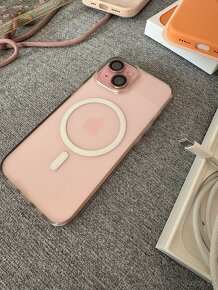 iPhone 15 128 GB růžový - 3