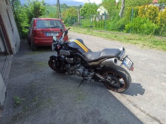 Yamaha MT 01 - 3