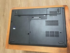 Jako nový notebook Lenovo L560 - 3