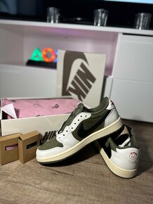 Air Jordan 1 Low OG SP Travis Scott Medium Olive - 3