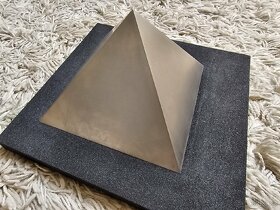 Pyramida titanová - 3