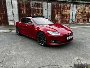 Tesla Model S - 3