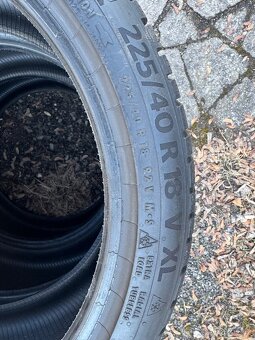 Zimní pneu Continental 225/40R18 - 3