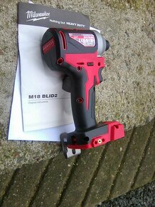 Milwaukee M18 BLID2-0X razovy utahovak 1/4 HEX 180Nm - 3