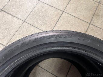 Prodám sadu letních pneu Pirelli-2ks 265/35R18, 235/40R18 - 3