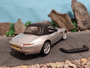 Prodám model 1:18 BMW Z8 kyosho - 3