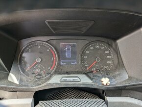 VW Crafter 2,0 104 kW  8 r. automat - 3