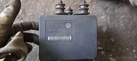 Jednotka abs skoda octavia 2 1k09614517ae - 3