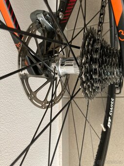 Prodám silničku KTM revelator sky Carbon vel.55 (175-180cm) - 3