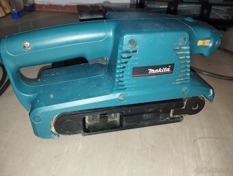 Makita Pásová bruska 457x76mm,650W 9911 - 3