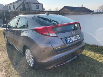 Honda Civic 1.8 i-VTEC 9g - 3