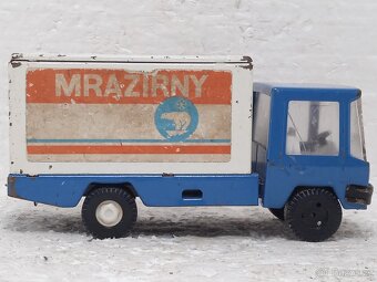 IGRA Mrazírny Retro plechové auto Hračka - 3