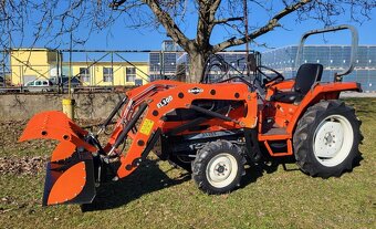 KUBOTA GL241D s čelním nakladačem - 3