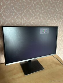 32" monitor Samsung U32D970Q 4K - 3