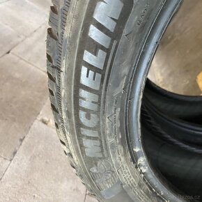 Zimní pneu 235/50 R18 101V Michelin 7mm - 3