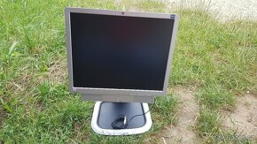 LCD Monitor značka HP nastavitelná výška - 3