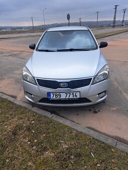 KIA Ceed 1.6 , r.v. 2010, 66 KW - 3