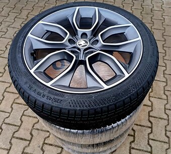 Nové disky originální Škoda Karoq 5x112 R19 Crater - 3