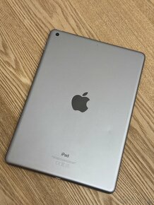 Apple iPad 6th Gen (2018) 128GB Space Gray - 3