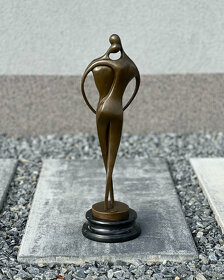 Moderní soška bronzová socha Líbající se pár - modern art - 3