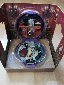 Polly Pocket Sběratelský Playset The Addams Family Compact - 3