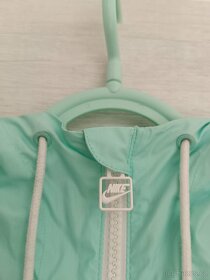 L/XL - značková Nike kvalitní jarní bunda s kapucí / větrovk - 3