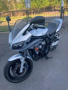 Yamaha FZS 600 - 3