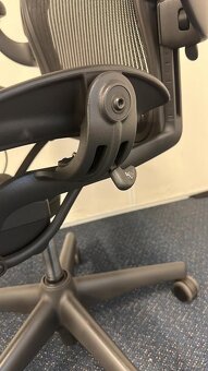 Herman Miller Aeron Without Forward Tilt - 3