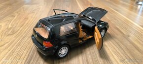 VW Golf IV 1:18 Revell - 3