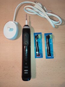 Zubní rotační kartáček Oral-B Genius X černý - 3