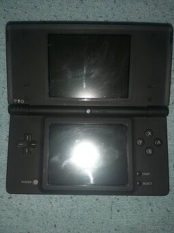 Prodám nintendo DSI (top stav). Lze stahovat hry - 3