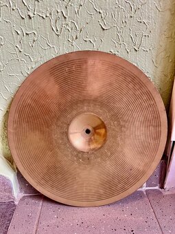 Meinl Headliner 16" crash. - 3