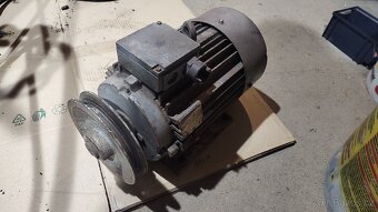 Elektromotor MEZ 2,2kw 1400ot - 3