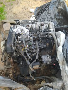 2x Motor Hyundai H100 2.5D - 3