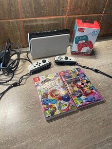 Nintendo switch (OLED MODEL) white - 3