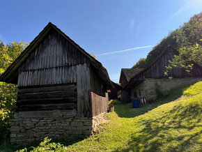 DŘEVĚNÁ Chalupa Ústí i Vsetína- zahrada 6780 m2 - 3