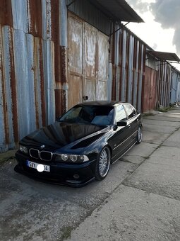 Lipo pod nárazník na BMW E39 - Černý Lesk - 3