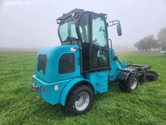 KLOUBOVÝ NAKLADAČ AKROTECT AK810 4X4 - 3