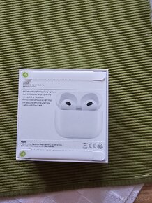 Apple AirPods - 3