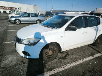 Kia ceed 1.4 benzín 2010 - 3