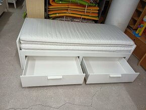 Prodám hezkou rozkládací postel IKEA BRIMNES 80 x 200 cm - 3