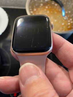 Apple Watch 5 44 mm růžové - 3