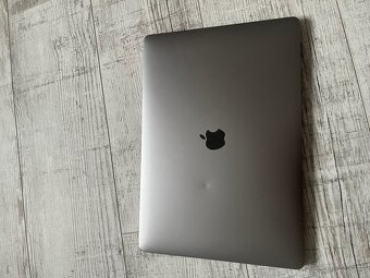 MacBook Pro 13-inch, 2017 - 3