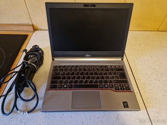 Fujitsu Lifebook E734 - 3