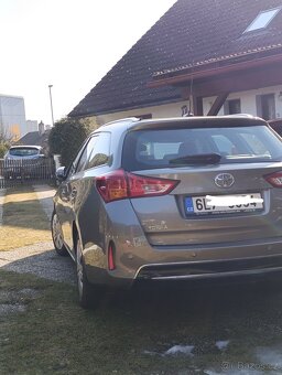 Toyota Auris,1,6,97kw,141000km,2014 - 3