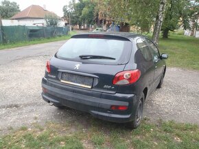 Peugeot 206+ 1.2 rok 2009 - veškeré náhradní díly z vozu - 3