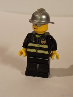 Lego figurka hasič, pošlu zdarma - 3