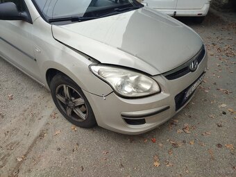 Hyundai i30 1,4 16V r.v. 2008, benzín, k opravě nebo na náhr - 3