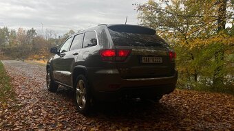 Jeep Grand Cherokee WK2 - 3