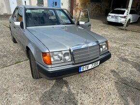 Mercedes W124 200 - 3